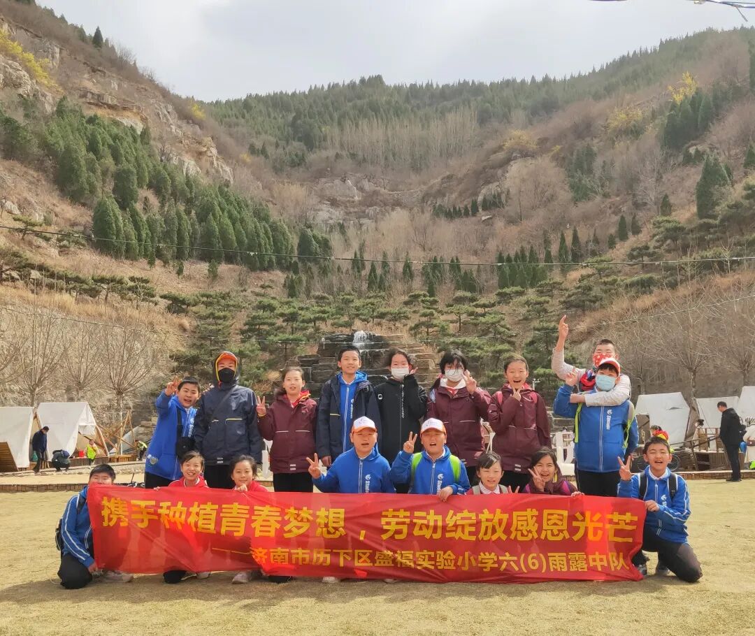 携手种植青春梦想，劳动绽放感恩光芒